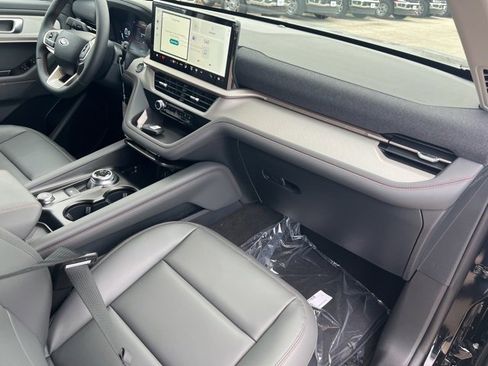 New 2025 Ford Explorer Active w/ Active Comfort Package image 12