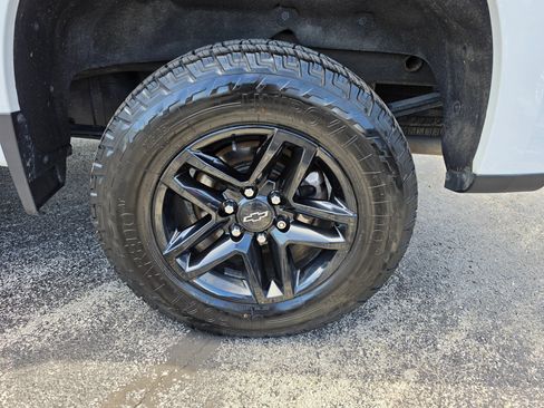 Used 2019 Chevrolet Silverado 1500 LT Trail Boss AWD/4WD image 14