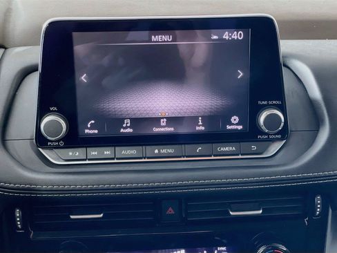 Used 2021 Nissan Rogue SV AWD/4WD image 17