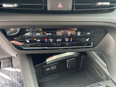 Used 2023 Buick Envision Preferred AWD/4WD image 29