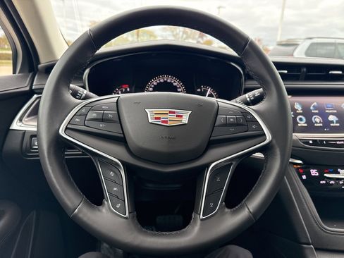Used 2017 Cadillac XT5 Premium Luxury image 11