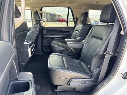 Used 2023 Ford Expedition XLT AWD/4WD image 19