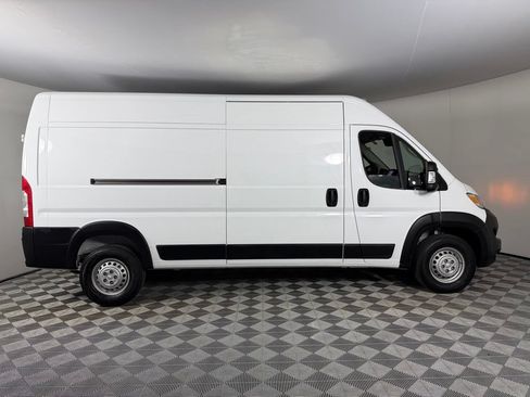 Used 2026 RAM ProMaster 2500 w/ Convenience Group FWD image 5