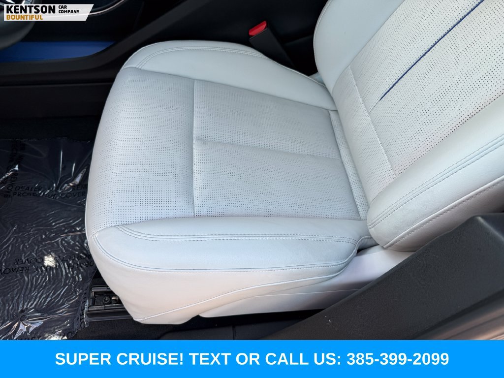 Used 2024 Cadillac Lyriq Sport w/ LPO, Floor Liner Package AWD/4WD image 30
