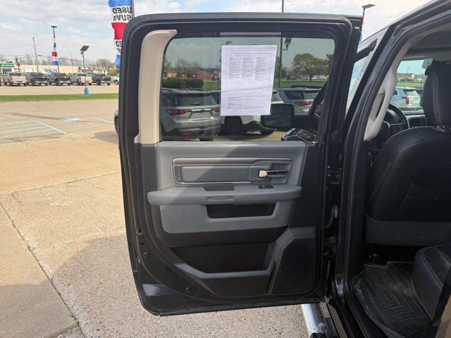 Used 2018 RAM 1500 Classic SLT w/ SLT Plus D←cor Group AWD/4WD image 15
