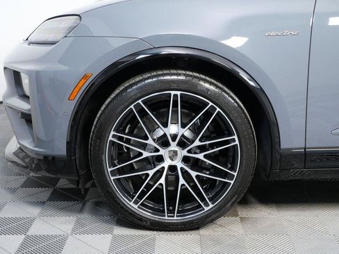 New 2026 Porsche Macan Turbo Electric AWD/4WD image 34