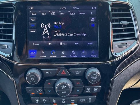 Used 2019 Jeep Grand Cherokee High Altitude AWD/4WD image 10