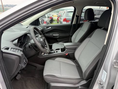Used 2017 Ford Escape SE w/ Equipment Group 201A AWD/4WD image 11