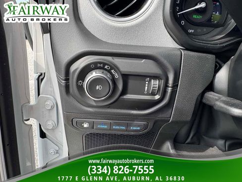 Used 2025 Jeep Wrangler Unlimited Sahara w/ Safety Group AWD/4WD image 16