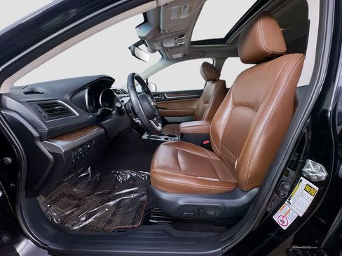 Used 2018 Subaru Outback 3.6R Touring AWD/4WD image 25