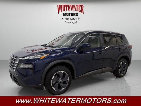 Used 2025 Nissan Rogue SV w/ SV Premium Package FWD image 1