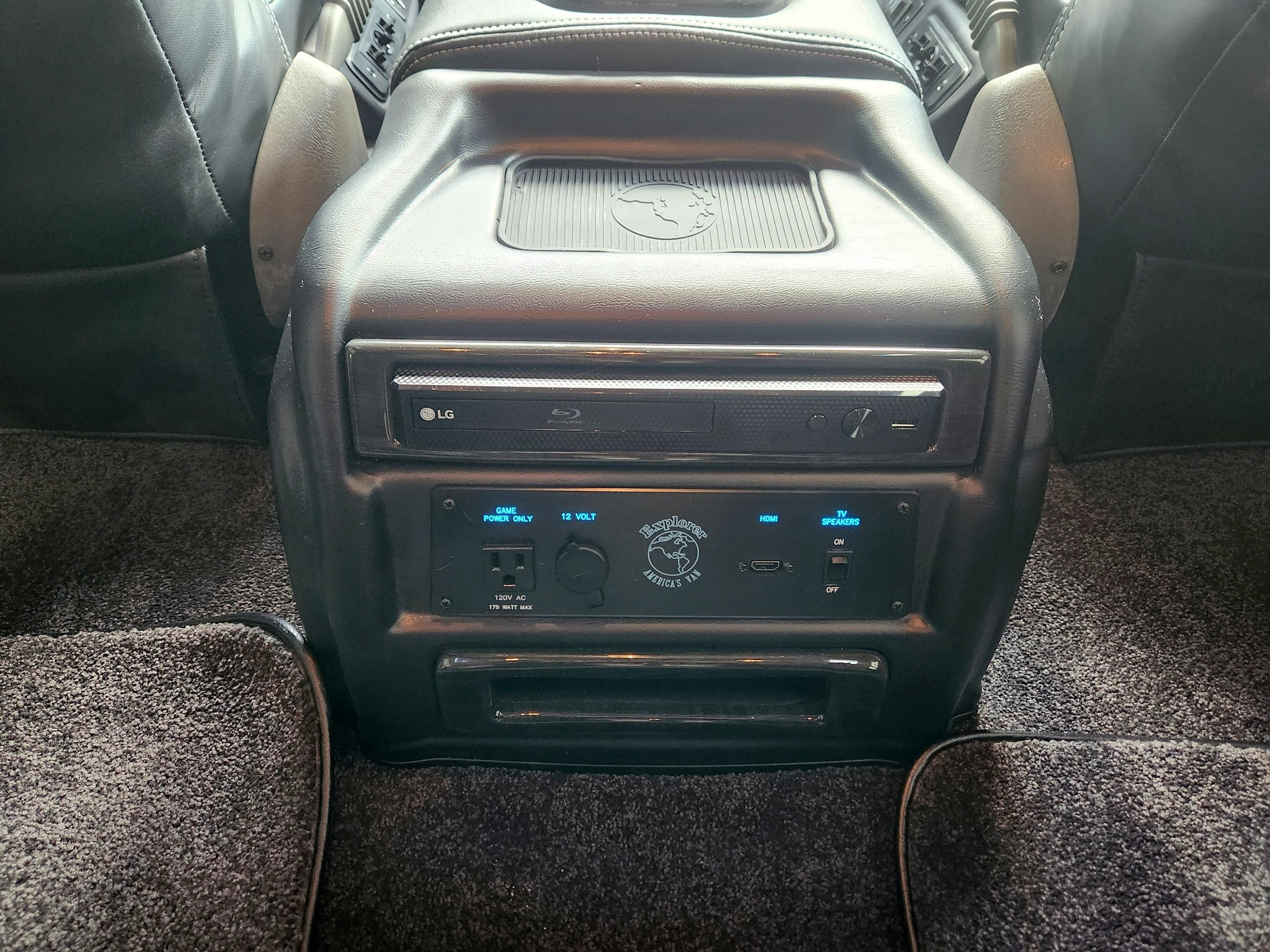 Used 2023 Chevrolet Express 2500 RWD image 29