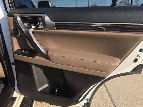 Used 2023 Lexus GX 460 Premium image 38