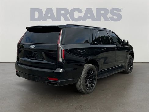 Used 2024 Cadillac Escalade ESV Sport w/ LPO, ONYX Package image 7