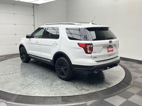 Used 2018 Ford Explorer XLT w/ Equipment Group 202A AWD/4WD image 37