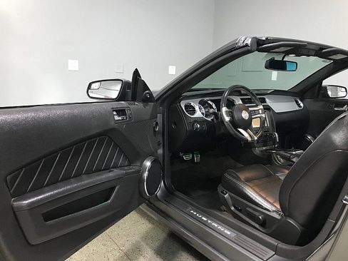 Used 2013 Ford Mustang Premium w/ Electronics Pkg RWD image 17