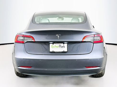 Used 2019 Tesla Model 3 Standard Range image 7