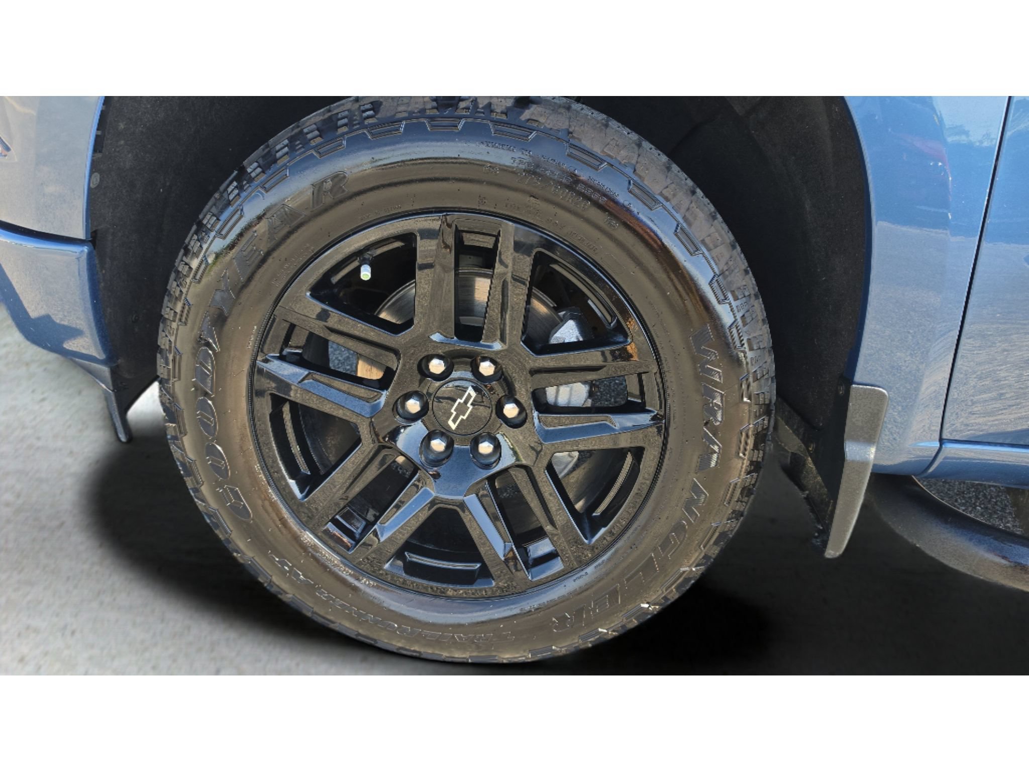 Used 2024 Chevrolet Silverado 1500 RST AWD/4WD image 9