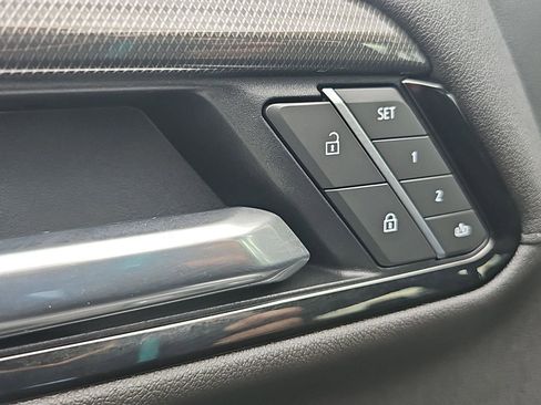 Used 2025 GMC Sierra 2500 AT4 image 25