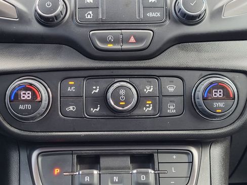 Used 2023 GMC Terrain AT4 AWD/4WD image 10