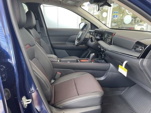 New 2025 Nissan Kicks SR image 18