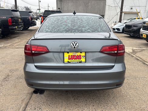 Used 2016 Volkswagen Jetta Sport image 6