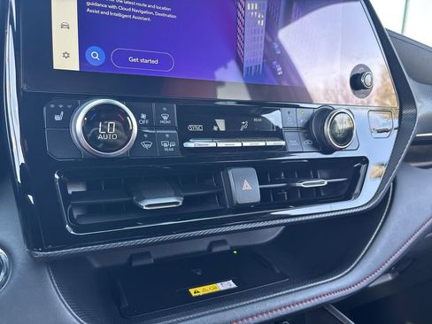 Used 2023 Toyota Highlander L image 22