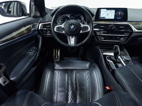 Used 2018 BMW 540i xDrive w/ M Sport Package AWD/4WD image 3