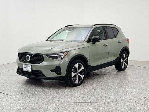Certified 2024 Volvo XC40 B5 Core AWD/4WD image 1