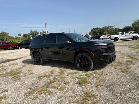 New 2026 Chevrolet Traverse RS w/ LPO, Floor Liner Package FWD image 18