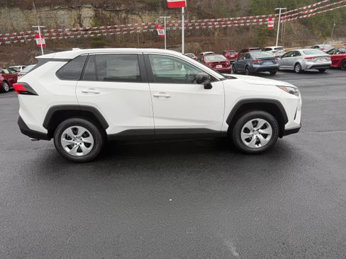 New 2025 Toyota RAV4 LE image 6