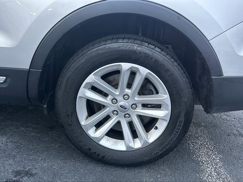 Used 2017 Ford Explorer XLT w/ Equipment Group 202A image 35