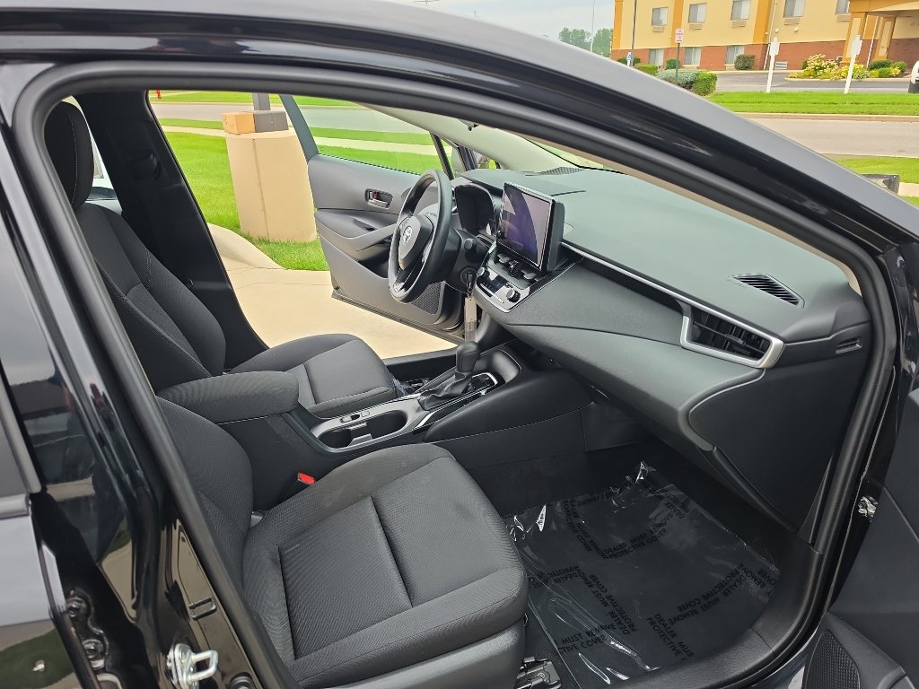 Used 2024 Toyota Corolla LE FWD image 11