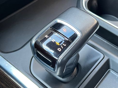 Used 2022 GMC Sierra 1500 Elevation image 27