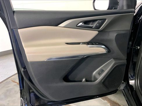 Used 2025 Chevrolet Traverse LT AWD/4WD image 24
