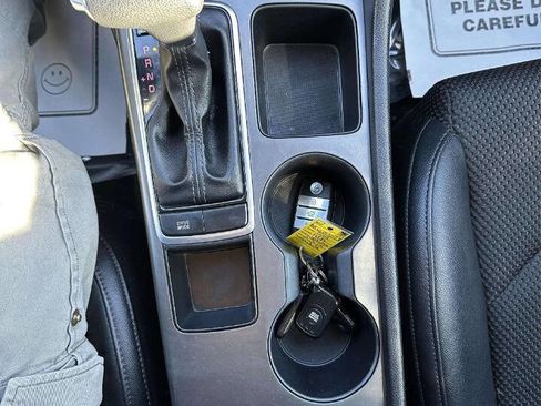 Used 2019 Kia Optima S image 19