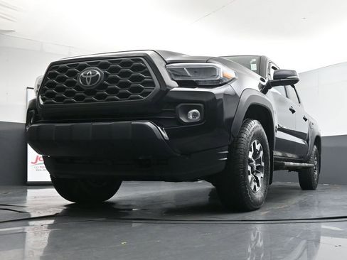 Used 2022 Toyota Tacoma TRD Off-Road w/ TRD Premium Off Road Package image 34