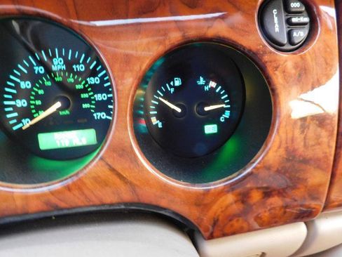 Used 2002 Jaguar XK8 Convertible RWD image 34