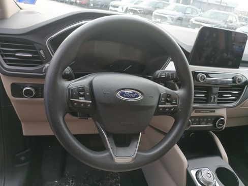 Used 2020 Ford Escape SE image 17