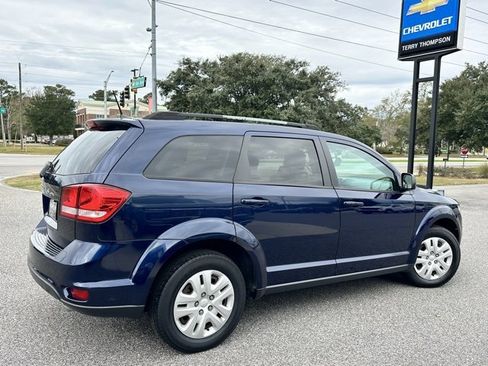 Used 2019 Dodge Journey SE w/ Premium Group image 4
