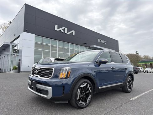 Certified 2024 Kia Telluride S w/ S Sunroof Package AWD/4WD image 1