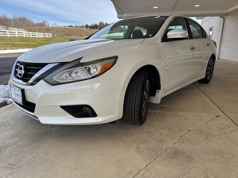 Used 2016 Nissan Altima 2.5 SV w/ Convenience Package image 4
