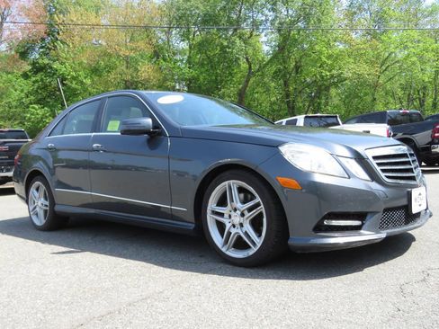 Used 2013 Mercedes-Benz E 350 4MATIC Sedan image 3