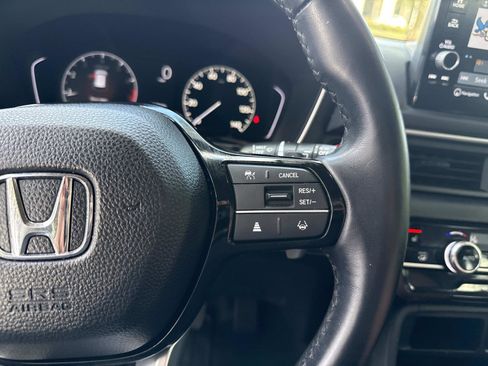 Used 2024 Honda Pilot Touring image 32