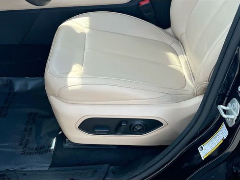 Used 2024 Jeep Grand Cherokee Limited AWD/4WD image 19