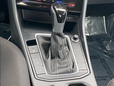 Certified 2025 Volkswagen Jetta S image 12