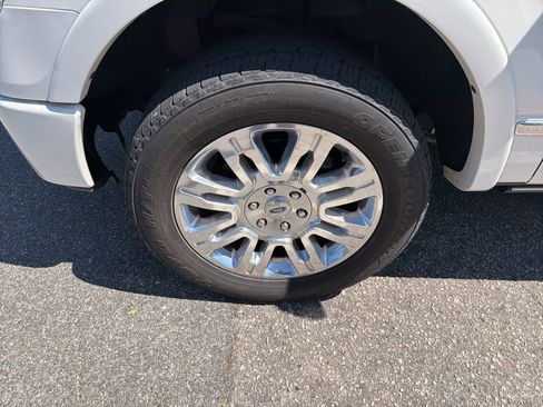 Used 2014 Ford F150 Platinum image 23
