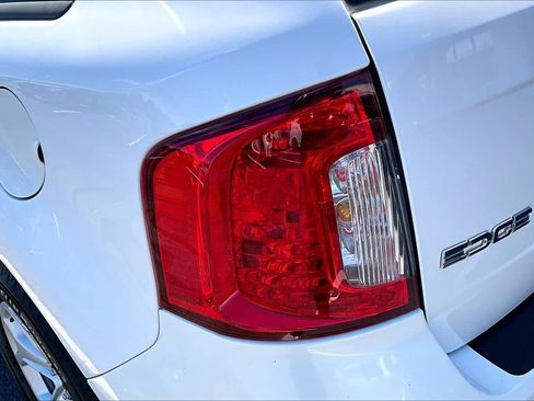 Used 2012 Ford Edge SEL FWD image 27