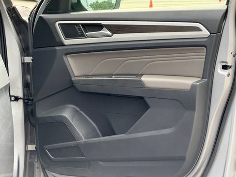 Used 2022 Volkswagen Atlas SE w/ Panoramic Sunroof Package AWD/4WD image 35