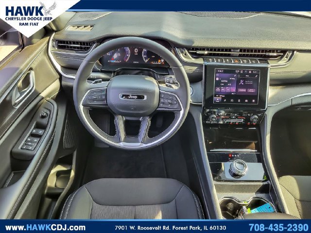 Certified 2025 Jeep Grand Cherokee Laredo w/ Luxury Tech Group I AWD/4WD image 12